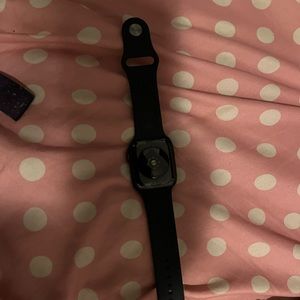 Apple Watch SE 44mm nothing wrong it